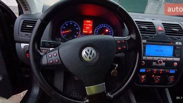 Черный Фольксваген Гольф, объемом двигателя 1.4 л и пробегом 267 тыс. км за 6300 $, фото 1 на Automoto.ua