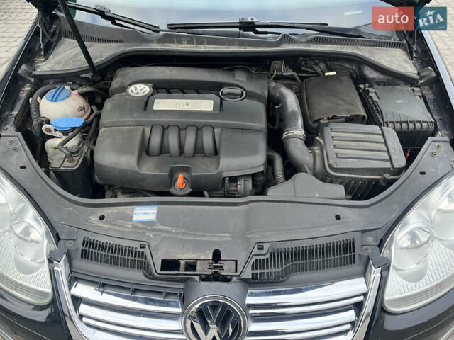Черный Фольксваген Гольф, объемом двигателя 1.6 л и пробегом 200 тыс. км за 6200 $, фото 9 на Automoto.ua