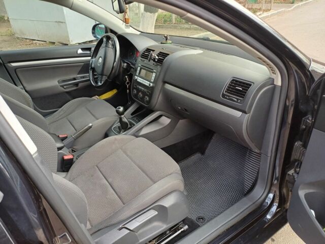 Чорний Фольксваген Гольф, об'ємом двигуна 1.4 л та пробігом 222 тис. км за 6350 $, фото 9 на Automoto.ua