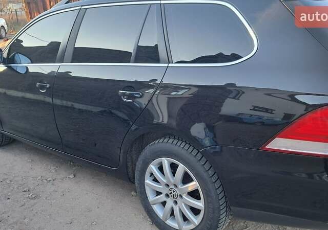Черный Фольксваген Гольф, объемом двигателя 1.39 л и пробегом 253 тыс. км за 4999 $, фото 1 на Automoto.ua