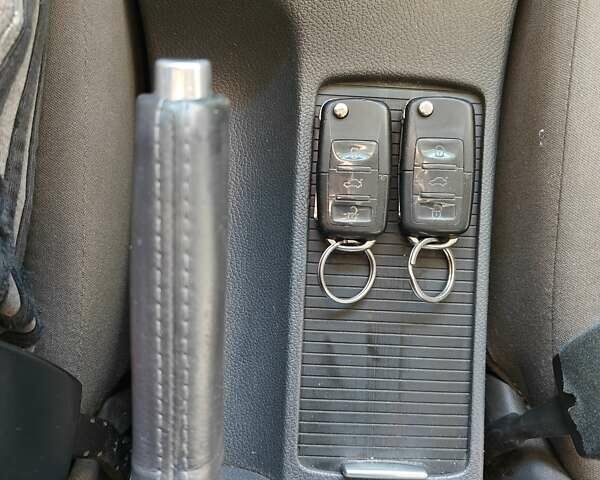 Чорний Фольксваген Гольф, об'ємом двигуна 1.4 л та пробігом 272 тис. км за 5999 $, фото 8 на Automoto.ua