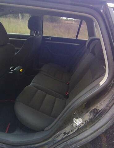 Черный Фольксваген Гольф, объемом двигателя 1.39 л и пробегом 241 тыс. км за 5300 $, фото 12 на Automoto.ua