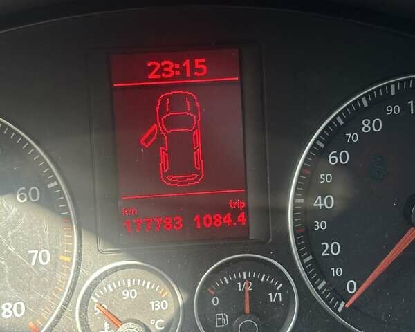 Черный Фольксваген Гольф, объемом двигателя 1.39 л и пробегом 177 тыс. км за 6500 $, фото 8 на Automoto.ua