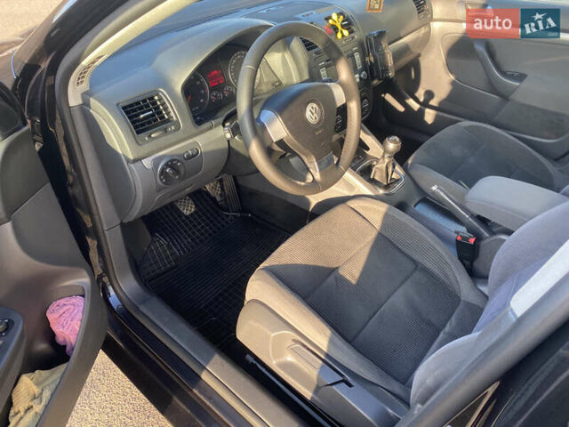 Черный Фольксваген Гольф, объемом двигателя 1.4 л и пробегом 265 тыс. км за 6200 $, фото 6 на Automoto.ua