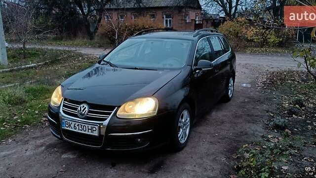 Черный Фольксваген Гольф, объемом двигателя 1.4 л и пробегом 267 тыс. км за 6300 $, фото 6 на Automoto.ua