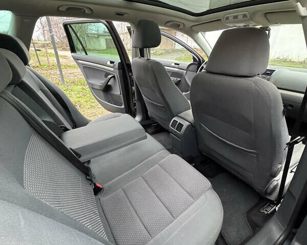 Чорний Фольксваген Гольф, об'ємом двигуна 1.39 л та пробігом 191 тис. км за 5999 $, фото 1 на Automoto.ua