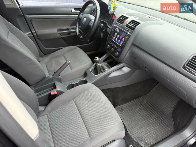 Чорний Фольксваген Гольф, об'ємом двигуна 1.6 л та пробігом 247 тис. км за 6700 $, фото 13 на Automoto.ua