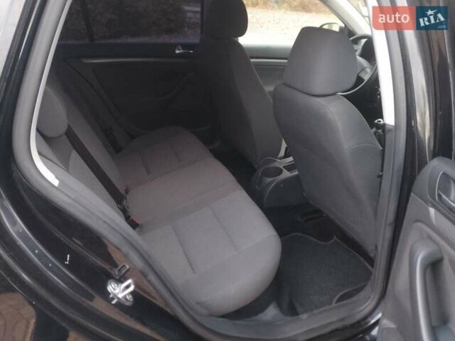 Черный Фольксваген Гольф, объемом двигателя 1.6 л и пробегом 181 тыс. км за 5550 $, фото 34 на Automoto.ua