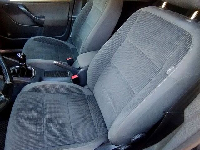 Черный Фольксваген Гольф, объемом двигателя 1.4 л и пробегом 265 тыс. км за 4800 $, фото 3 на Automoto.ua