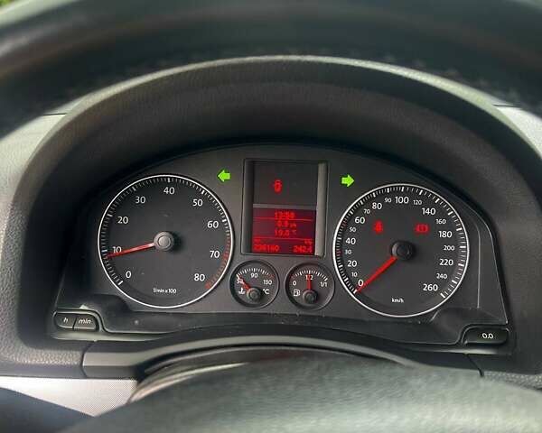 Чорний Фольксваген Гольф, об'ємом двигуна 1.6 л та пробігом 237 тис. км за 6800 $, фото 11 на Automoto.ua