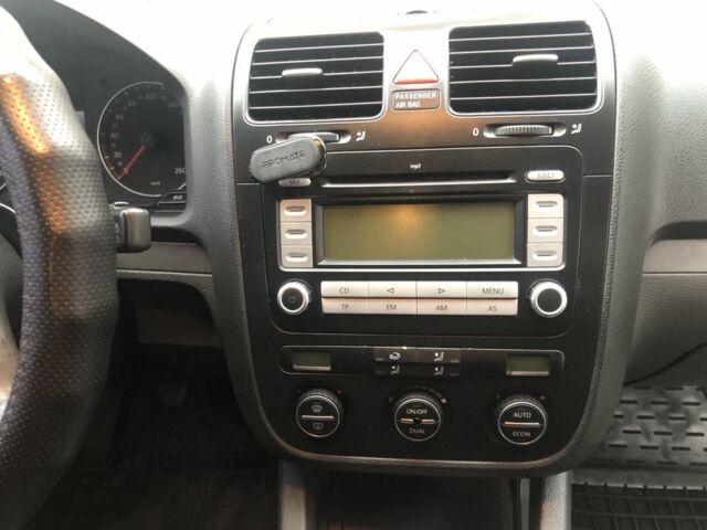 Черный Фольксваген Гольф, объемом двигателя 1.6 л и пробегом 248 тыс. км за 5700 $, фото 3 на Automoto.ua