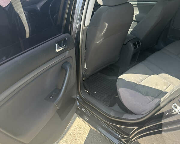 Черный Фольксваген Гольф, объемом двигателя 1.9 л и пробегом 234 тыс. км за 6100 $, фото 17 на Automoto.ua