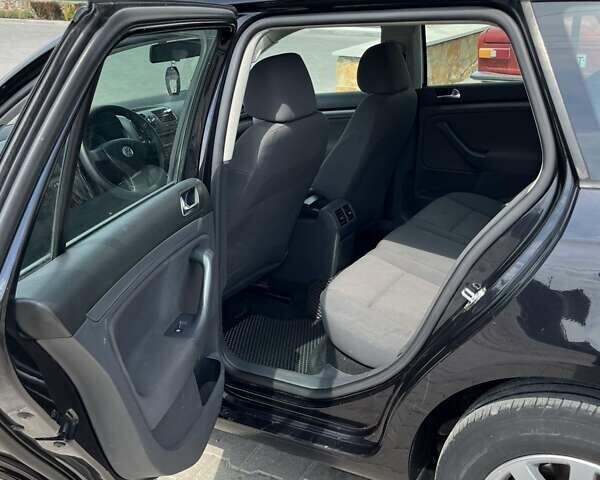 Черный Фольксваген Гольф, объемом двигателя 1.6 л и пробегом 226 тыс. км за 6700 $, фото 9 на Automoto.ua