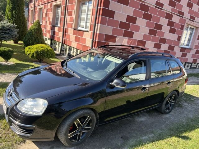 Черный Фольксваген Гольф, объемом двигателя 1.6 л и пробегом 250 тыс. км за 5600 $, фото 1 на Automoto.ua