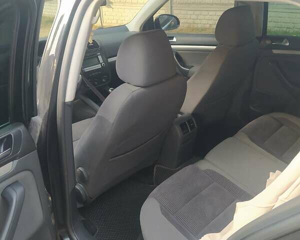 Черный Фольксваген Гольф, объемом двигателя 1.39 л и пробегом 250 тыс. км за 4500 $, фото 14 на Automoto.ua