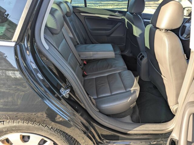 Черный Фольксваген Гольф, объемом двигателя 2 л и пробегом 251 тыс. км за 2999 $, фото 18 на Automoto.ua