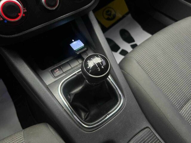 Чорний Фольксваген Гольф, об'ємом двигуна 1.9 л та пробігом 234 тис. км за 6100 $, фото 18 на Automoto.ua