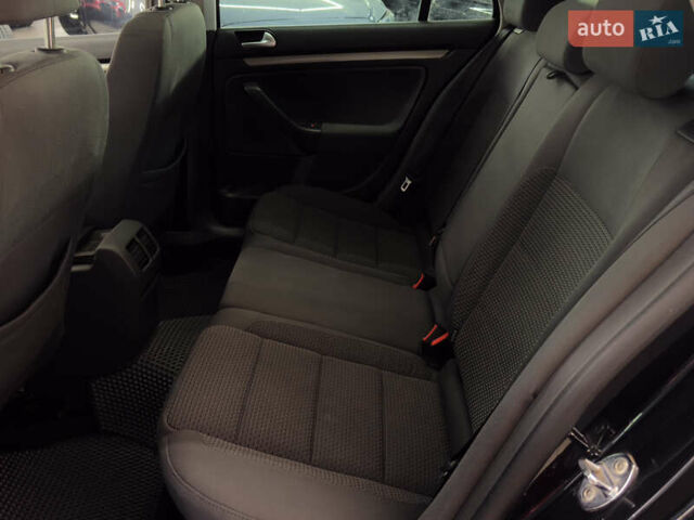 Черный Фольксваген Гольф, объемом двигателя 1.39 л и пробегом 230 тыс. км за 7299 $, фото 19 на Automoto.ua