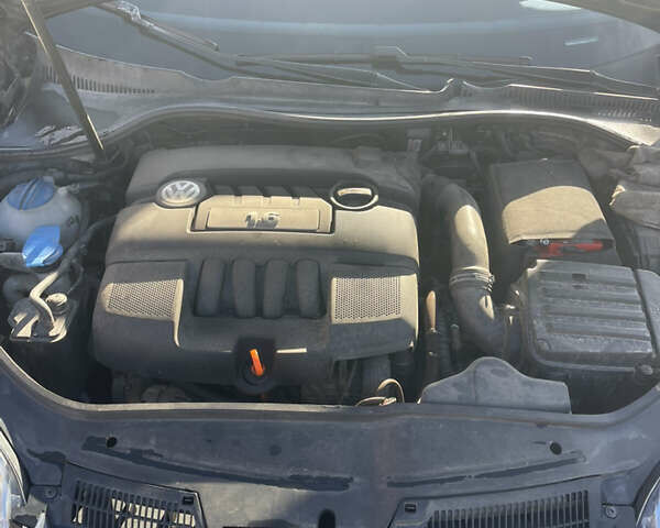 Черный Фольксваген Гольф, объемом двигателя 1.6 л и пробегом 267 тыс. км за 6500 $, фото 8 на Automoto.ua