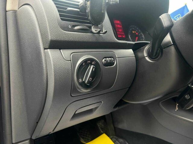 Чорний Фольксваген Гольф, об'ємом двигуна 1.9 л та пробігом 234 тис. км за 6100 $, фото 16 на Automoto.ua