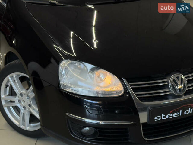Черный Фольксваген Гольф, объемом двигателя 1.39 л и пробегом 230 тыс. км за 7299 $, фото 6 на Automoto.ua