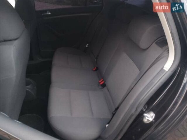 Черный Фольксваген Гольф, объемом двигателя 1.6 л и пробегом 181 тыс. км за 5550 $, фото 38 на Automoto.ua