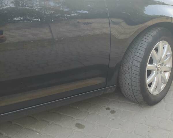 Черный Фольксваген Гольф, объемом двигателя 1.39 л и пробегом 250 тыс. км за 4500 $, фото 10 на Automoto.ua