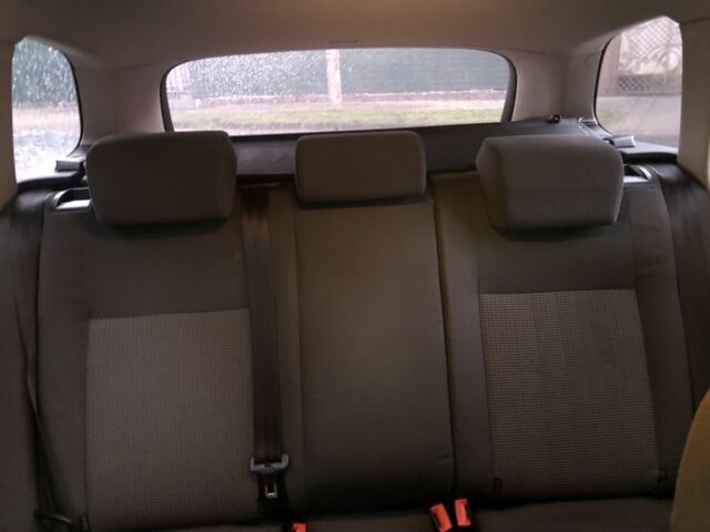 Черный Фольксваген Гольф, объемом двигателя 1.6 л и пробегом 248 тыс. км за 5700 $, фото 5 на Automoto.ua