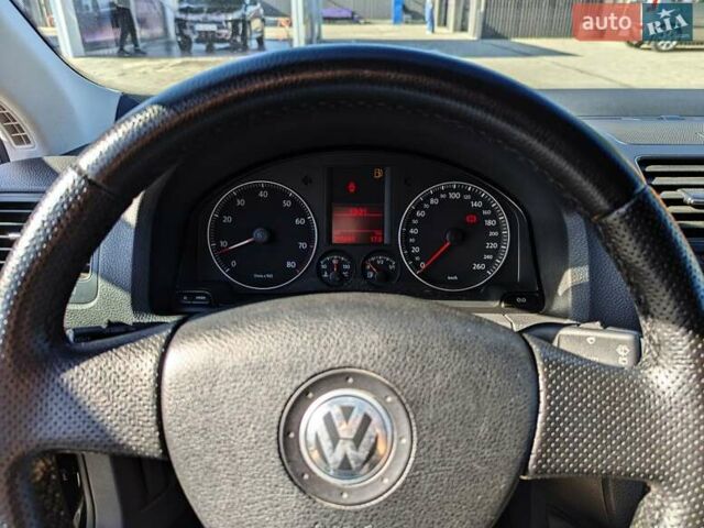 Черный Фольксваген Гольф, объемом двигателя 1.6 л и пробегом 246 тыс. км за 5800 $, фото 14 на Automoto.ua