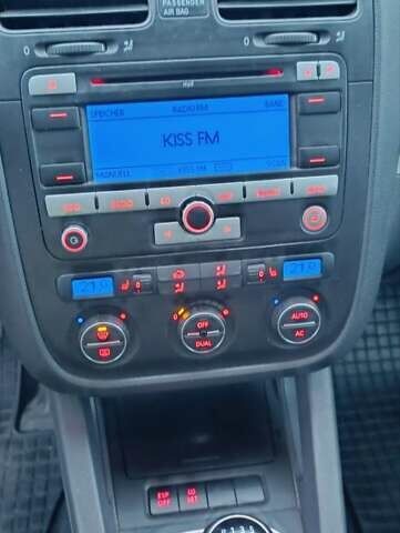 Черный Фольксваген Гольф, объемом двигателя 1.4 л и пробегом 267 тыс. км за 6300 $, фото 20 на Automoto.ua