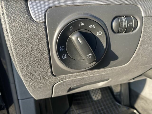 Чорний Фольксваген Гольф, об'ємом двигуна 1.4 л та пробігом 265 тис. км за 6200 $, фото 19 на Automoto.ua