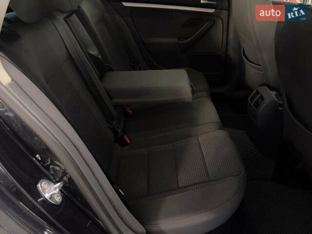 Черный Фольксваген Гольф, объемом двигателя 1.39 л и пробегом 230 тыс. км за 7299 $, фото 21 на Automoto.ua