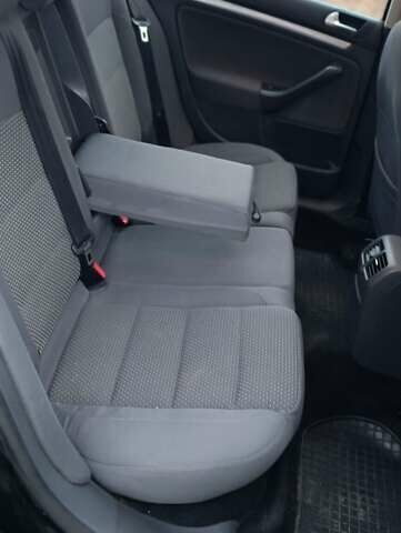 Черный Фольксваген Гольф, объемом двигателя 1.4 л и пробегом 267 тыс. км за 6300 $, фото 28 на Automoto.ua