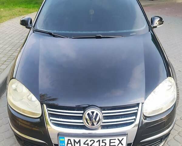 Черный Фольксваген Гольф, объемом двигателя 1.39 л и пробегом 250 тыс. км за 4500 $, фото 4 на Automoto.ua