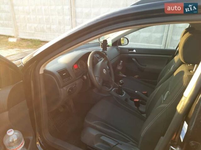 Черный Фольксваген Гольф, объемом двигателя 1.6 л и пробегом 102 тыс. км за 7100 $, фото 8 на Automoto.ua