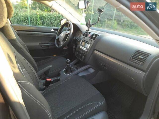 Черный Фольксваген Гольф, объемом двигателя 1.6 л и пробегом 102 тыс. км за 7100 $, фото 11 на Automoto.ua