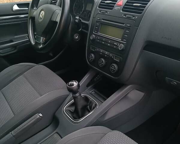 Фольксваген Гольф 2007 у Вінниці на Automoto.ua Чорний Фольксваген Гольф, об'ємом двигуна 1.6 л та пробігом 218 тис. км за 6700 $, фото 36 на Automoto.ua