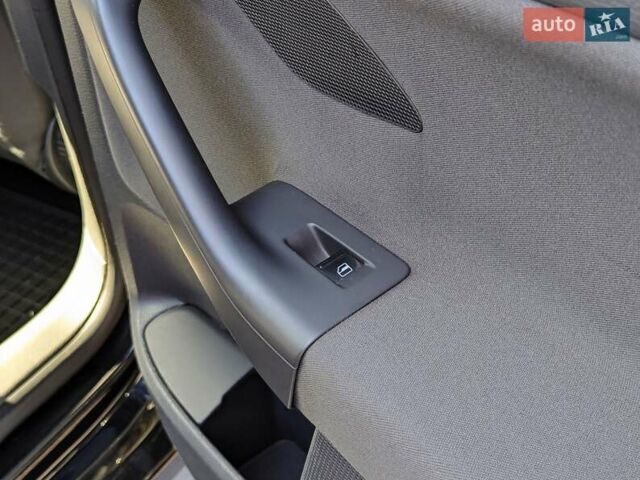 Черный Фольксваген Гольф, объемом двигателя 1.6 л и пробегом 246 тыс. км за 5800 $, фото 11 на Automoto.ua