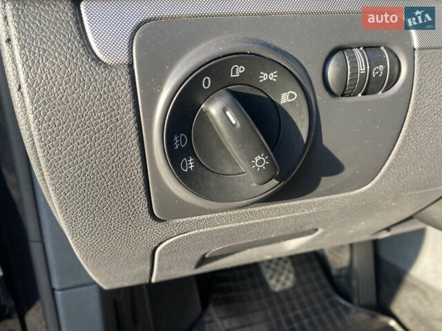 Черный Фольксваген Гольф, объемом двигателя 1.4 л и пробегом 265 тыс. км за 6200 $, фото 18 на Automoto.ua