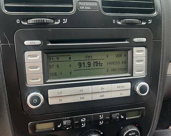 Чорний Фольксваген Гольф, об'ємом двигуна 1.6 л та пробігом 237 тис. км за 6800 $, фото 12 на Automoto.ua