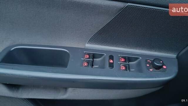 Черный Фольксваген Гольф, объемом двигателя 1.4 л и пробегом 267 тыс. км за 6300 $, фото 17 на Automoto.ua