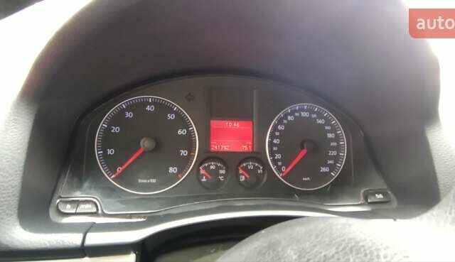 Черный Фольксваген Гольф, объемом двигателя 1.39 л и пробегом 241 тыс. км за 5300 $, фото 9 на Automoto.ua