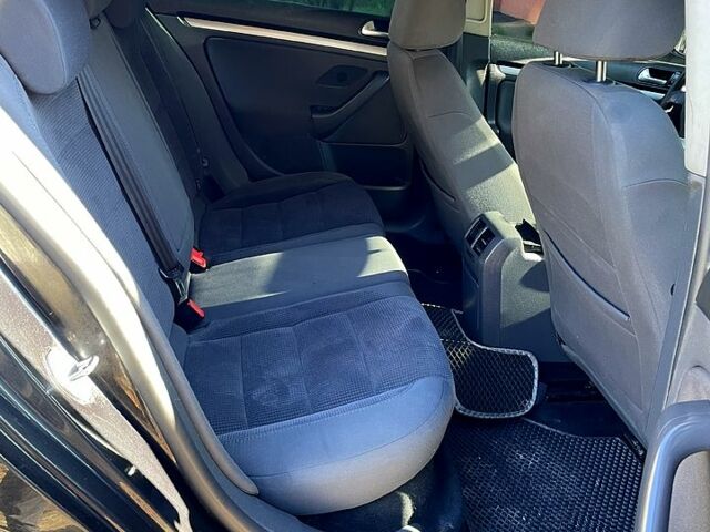 Черный Фольксваген Гольф, объемом двигателя 1.4 л и пробегом 0 тыс. км за 5400 $, фото 4 на Automoto.ua