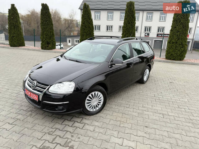 Черный Фольксваген Гольф, объемом двигателя 1.6 л и пробегом 219 тыс. км за 6499 $, фото 1 на Automoto.ua