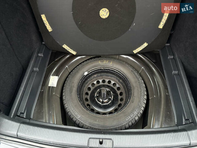 Черный Фольксваген Гольф, объемом двигателя 1.6 л и пробегом 219 тыс. км за 6499 $, фото 53 на Automoto.ua