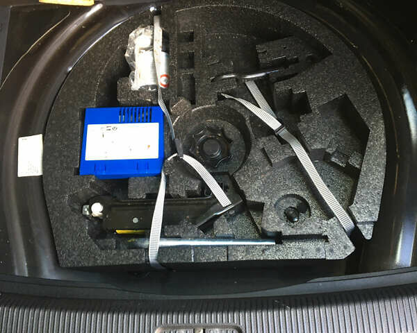 Черный Фольксваген Гольф, объемом двигателя 1.4 л и пробегом 236 тыс. км за 5600 $, фото 23 на Automoto.ua