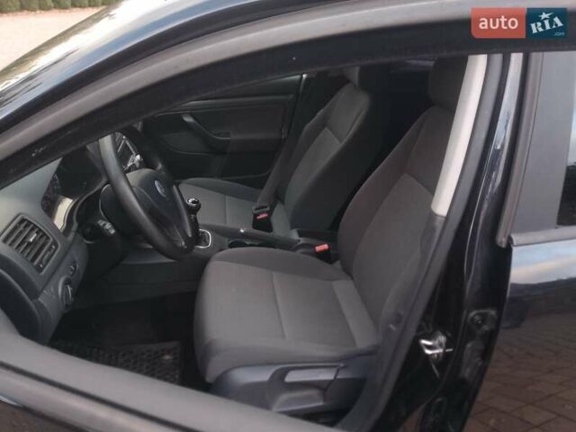 Черный Фольксваген Гольф, объемом двигателя 1.6 л и пробегом 181 тыс. км за 5550 $, фото 29 на Automoto.ua