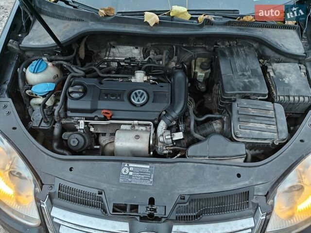Чорний Фольксваген Гольф, об'ємом двигуна 1.4 л та пробігом 272 тис. км за 5999 $, фото 17 на Automoto.ua