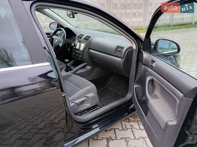 Черный Фольксваген Гольф, объемом двигателя 1.39 л и пробегом 173 тыс. км за 5999 $, фото 11 на Automoto.ua