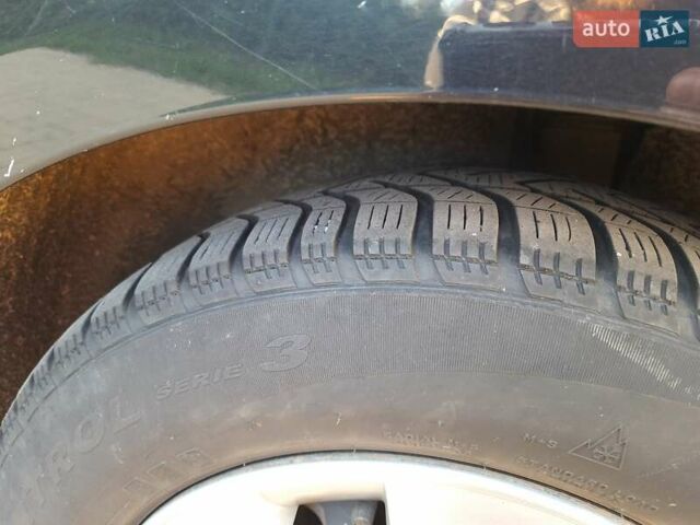 Черный Фольксваген Гольф, объемом двигателя 1.6 л и пробегом 102 тыс. км за 7100 $, фото 1 на Automoto.ua